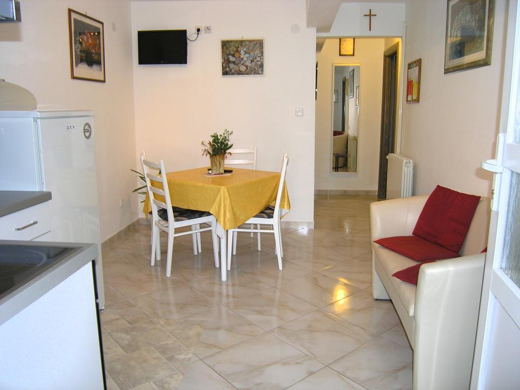 Apartment Martina Krk Town Esterno foto