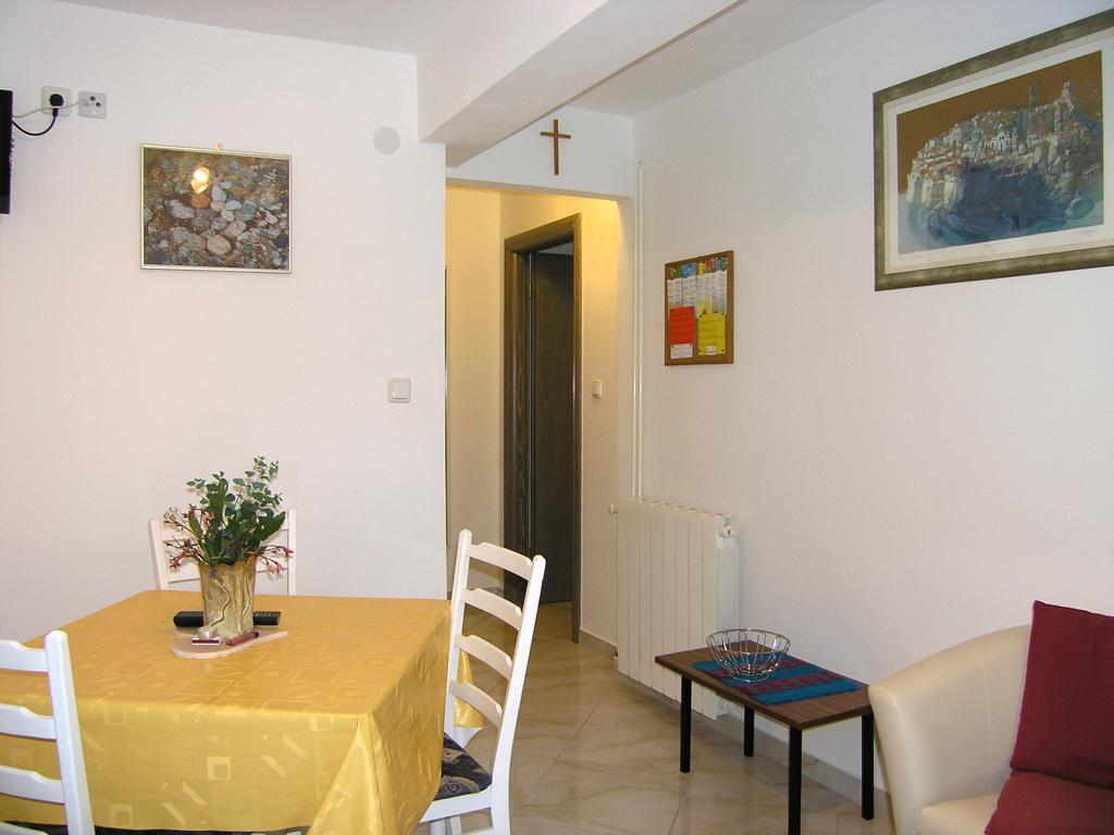 Apartment Martina Krk Town Esterno foto